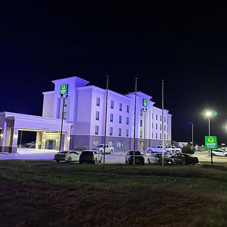 Hampton Inn Pearsall Bagian luar foto