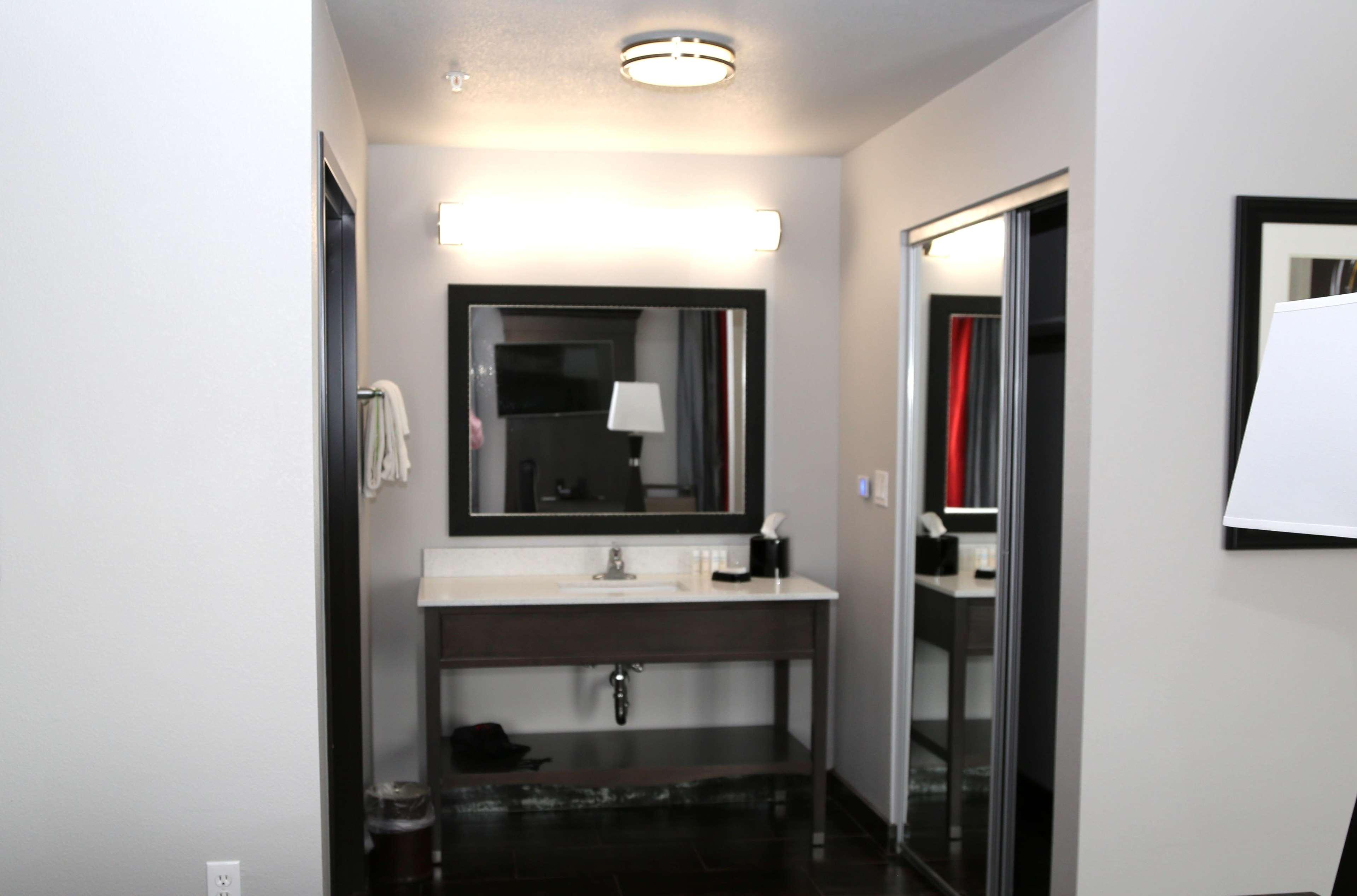 Hampton Inn Pearsall Bagian luar foto