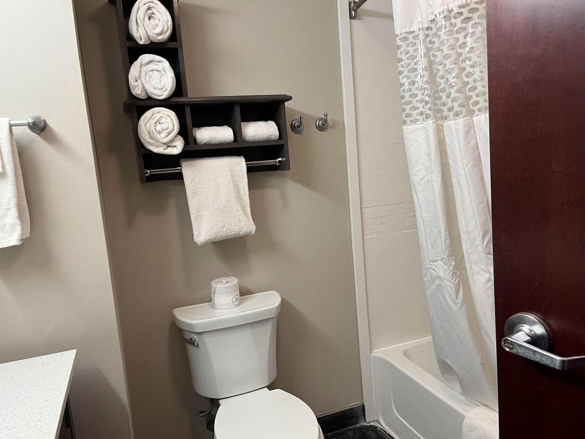 Hampton Inn Pearsall Bagian luar foto