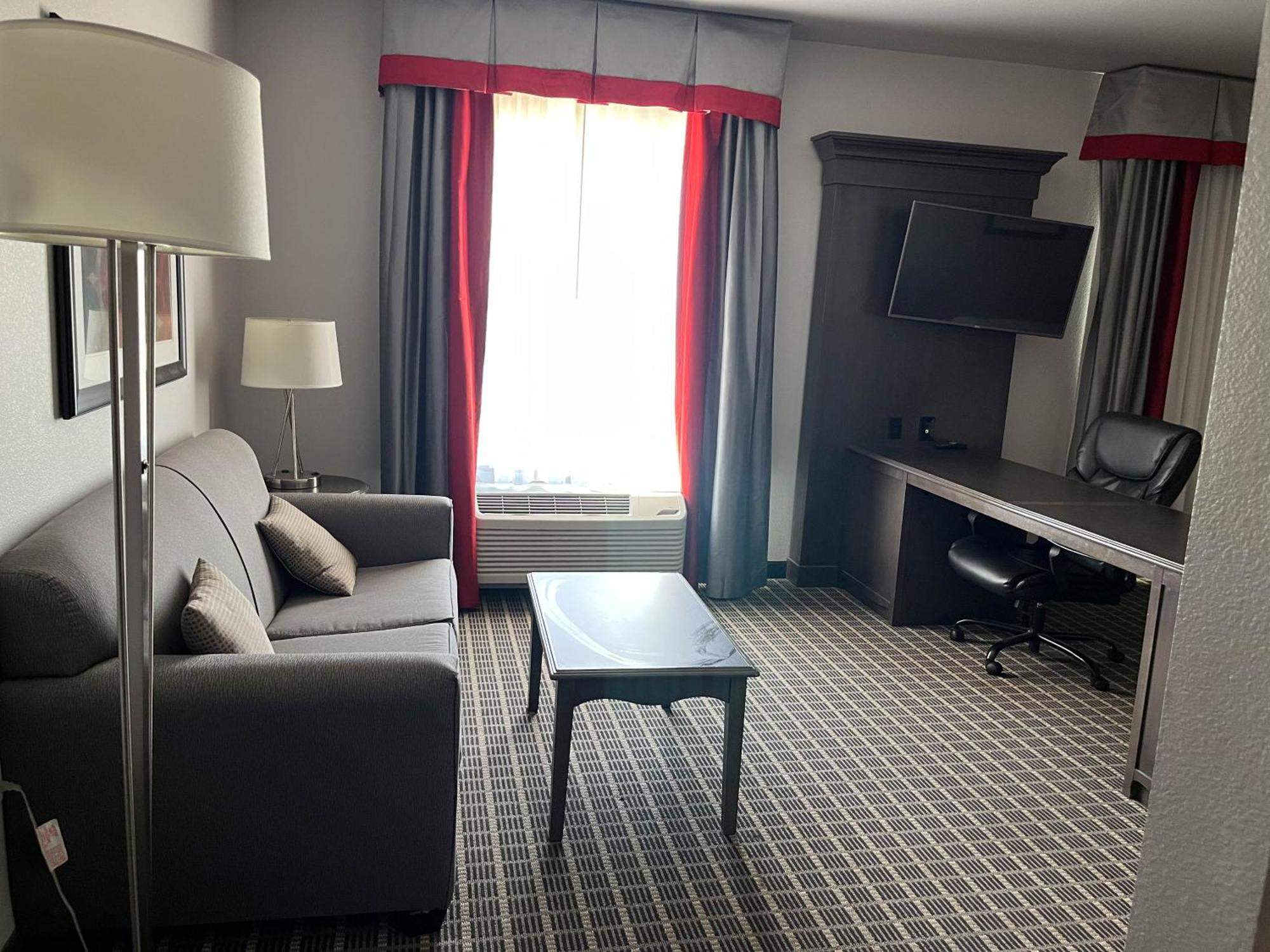 Hampton Inn Pearsall Bagian luar foto