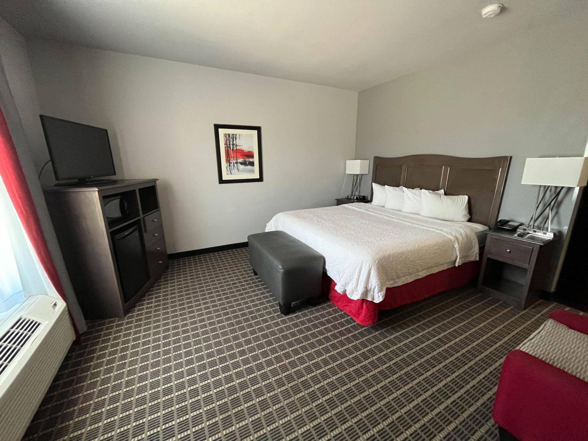 Hampton Inn Pearsall Bagian luar foto