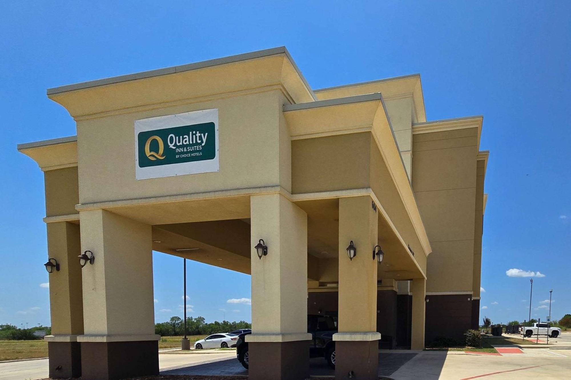 Hampton Inn Pearsall Bagian luar foto